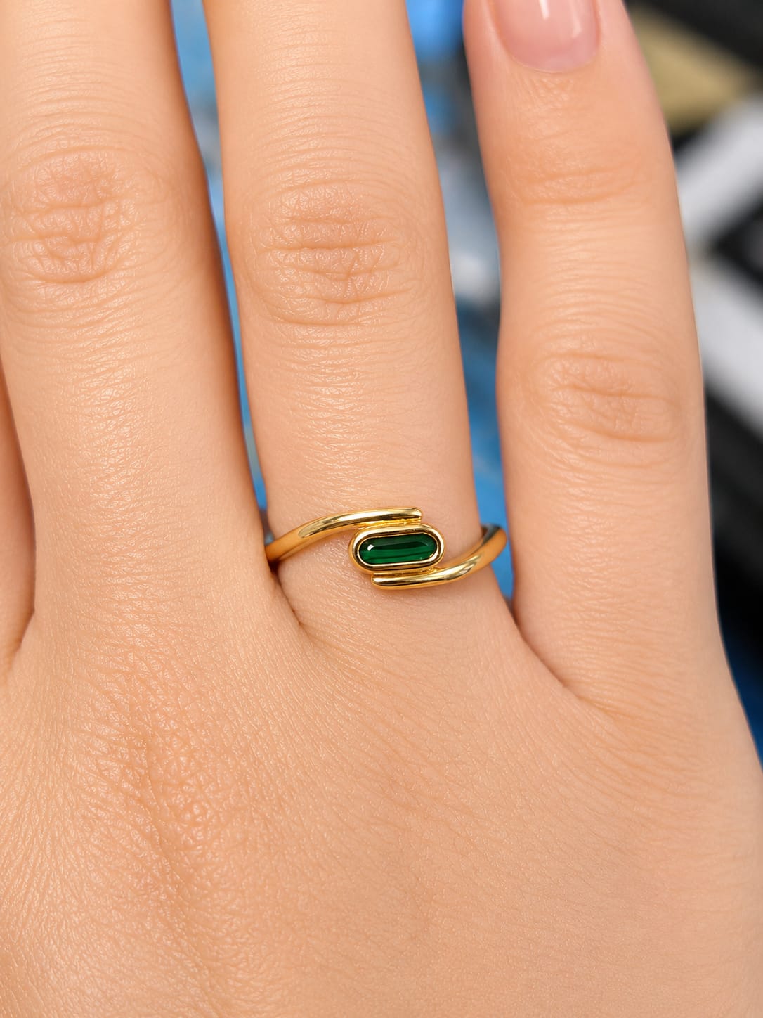 14K Gold Green Malachite Oval Bypass Ring
